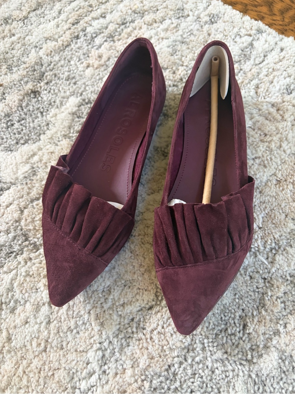 AEROSOLES Women's Pointed Ruffle Flats in Burgundy
